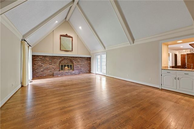 4975 W 88 Street, Prairie Village, KS 66207