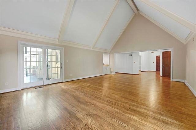 4975 W 88 Street, Prairie Village, KS 66207