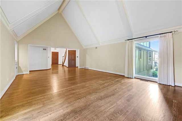 4975 W 88 Street, Prairie Village, KS 66207