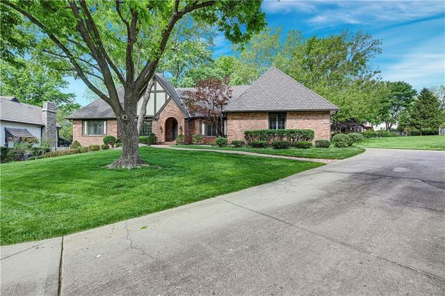 4975 W 88 Street, Prairie Village, KS 66207