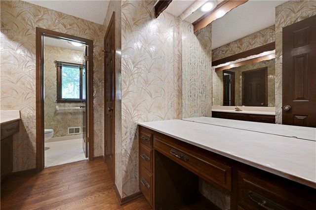 4975 W 88 Street, Prairie Village, KS 66207