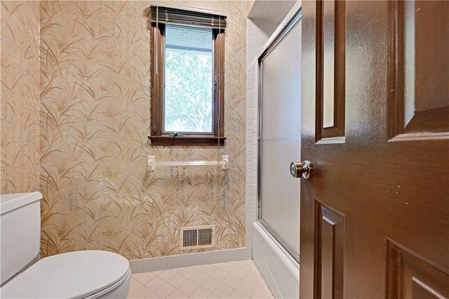 4975 W 88 Street, Prairie Village, KS 66207