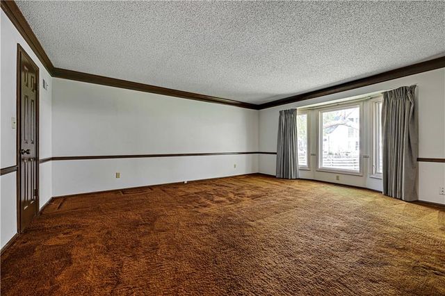 4975 W 88 Street, Prairie Village, KS 66207