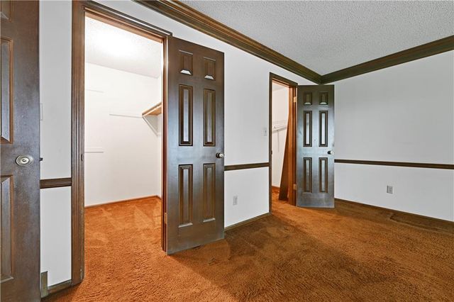 4975 W 88 Street, Prairie Village, KS 66207