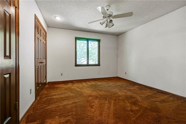 4975 W 88 Street, Prairie Village, KS 66207