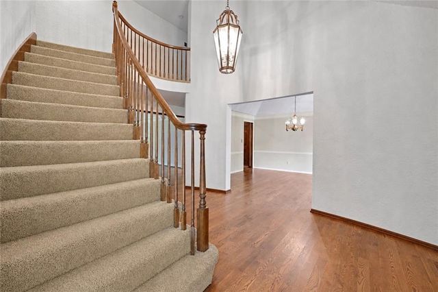 4975 W 88 Street, Prairie Village, KS 66207