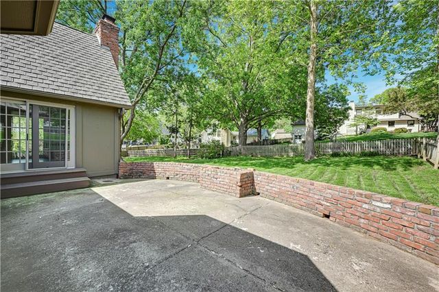 4975 W 88 Street, Prairie Village, KS 66207