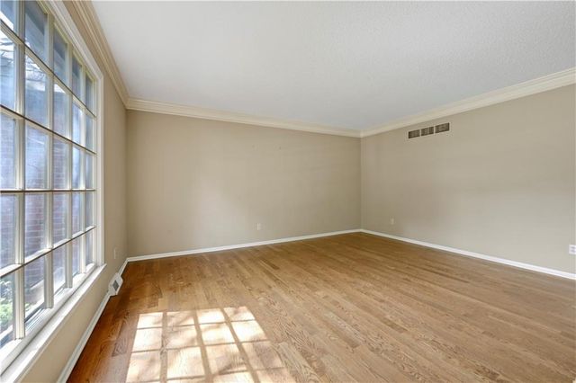 4975 W 88 Street, Prairie Village, KS 66207