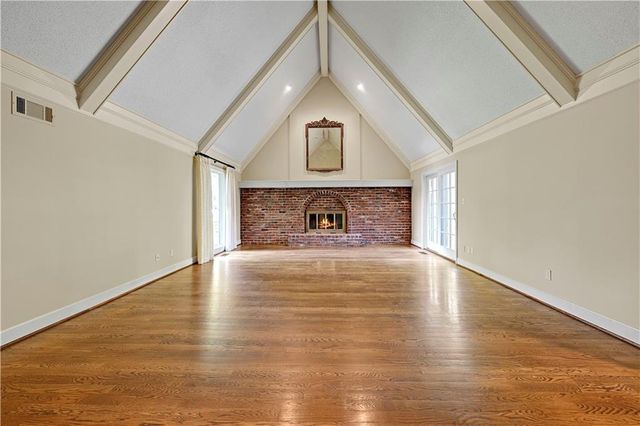 4975 W 88 Street, Prairie Village, KS 66207
