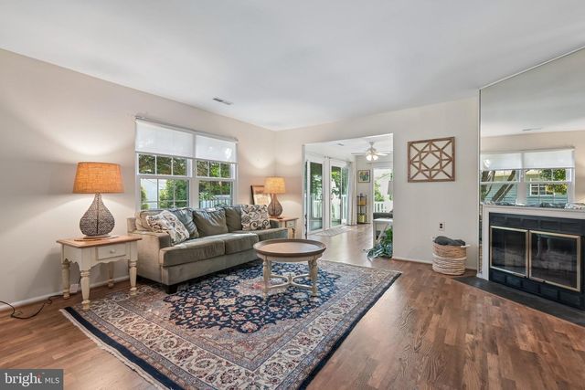 17 NEWTOWN CT, Mount Laurel, NJ 08054