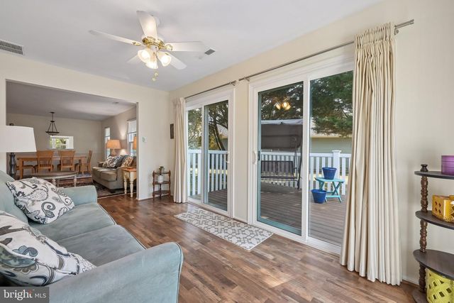 17 NEWTOWN CT, Mount Laurel, NJ 08054