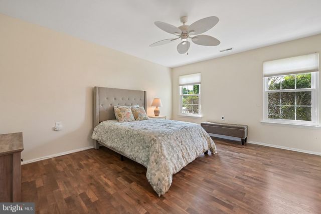 17 NEWTOWN CT, Mount Laurel, NJ 08054