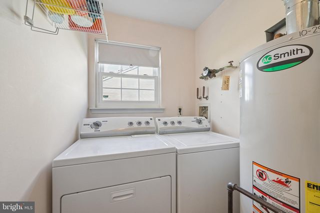 17 NEWTOWN CT, Mount Laurel, NJ 08054