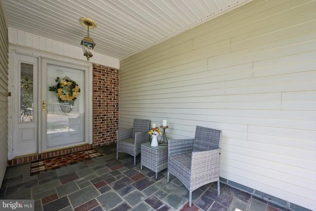 17 NEWTOWN CT, Mount Laurel, NJ 08054
