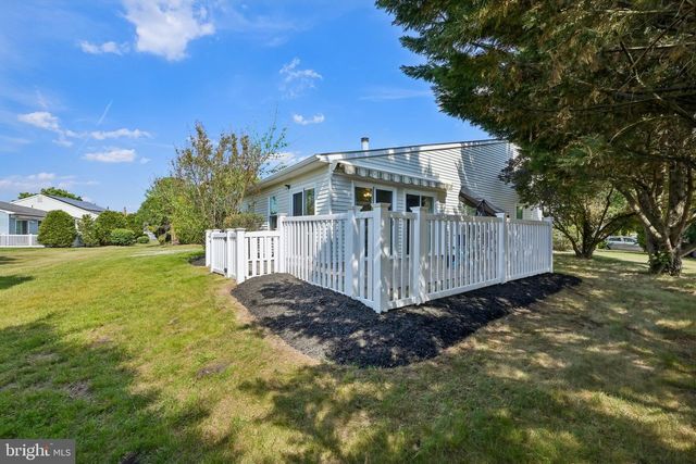 17 NEWTOWN CT, Mount Laurel, NJ 08054