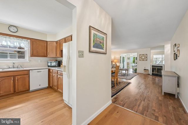 17 NEWTOWN CT, Mount Laurel, NJ 08054