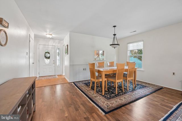 17 NEWTOWN CT, Mount Laurel, NJ 08054