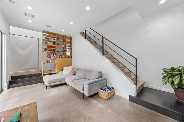 1120 Highland Street, Houston, TX 77009