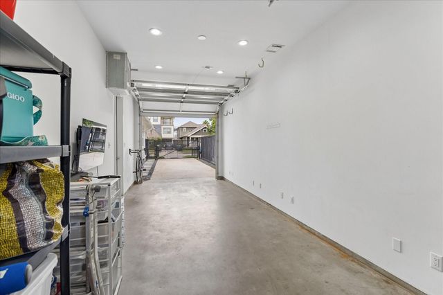 1120 Highland Street, Houston, TX 77009