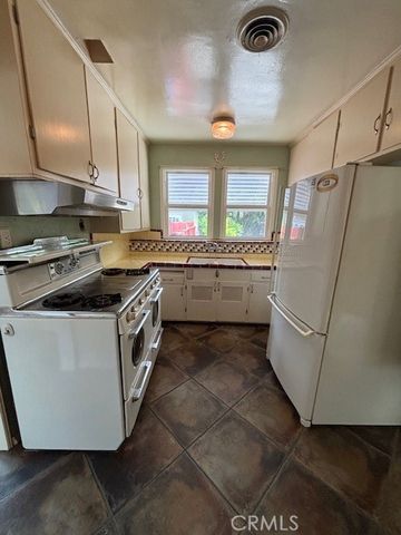 5620 Murietta Avenue, Van Nuys, CA 91401