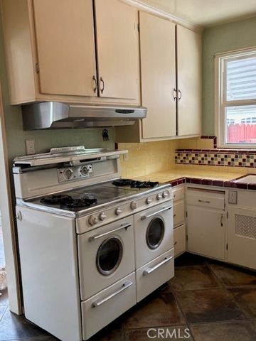 5620 Murietta Avenue, Van Nuys, CA 91401