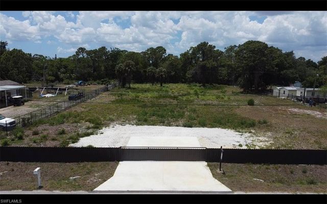 8226 Grady DR, North Fort Myers, FL 33917