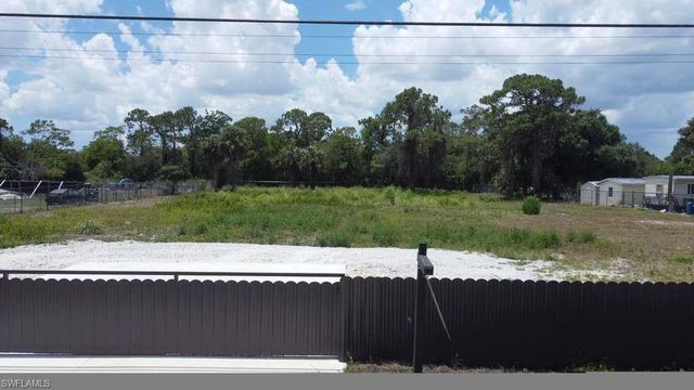 8226 Grady DR, North Fort Myers, FL 33917
