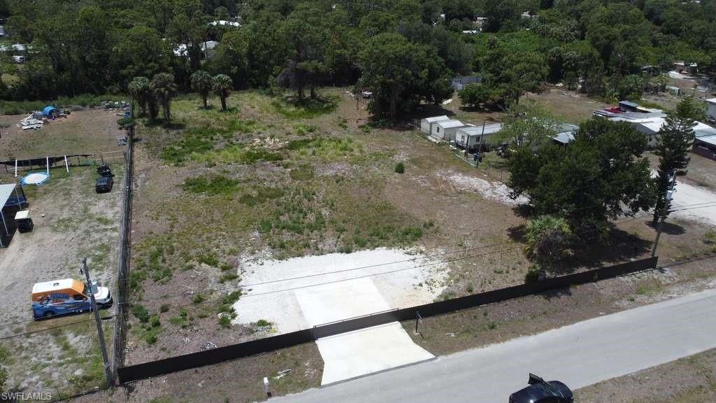 8226 Grady DR, North Fort Myers, FL 33917