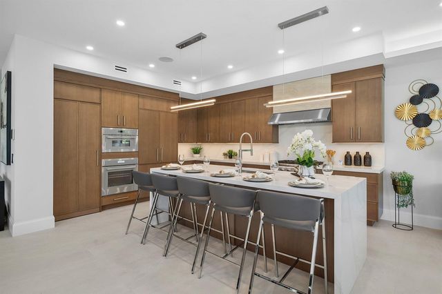 731 SE 4th Avenue, Delray Beach, FL 33483