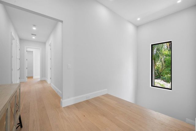 731 SE 4th Avenue, Delray Beach, FL 33483