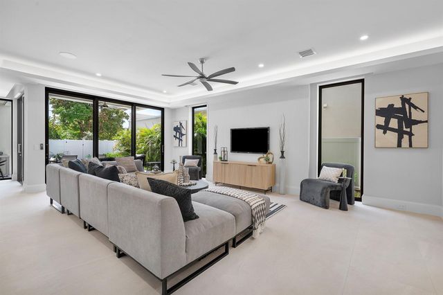 731 SE 4th Avenue, Delray Beach, FL 33483