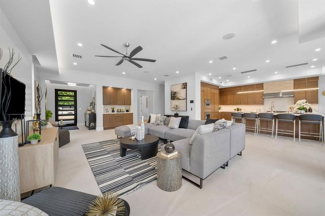 731 SE 4th Avenue, Delray Beach, FL 33483