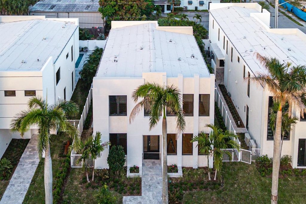 731 SE 4th Avenue, Delray Beach, FL 33483