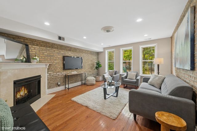 3558 W Shakespeare Avenue GE, Chicago, IL 60647