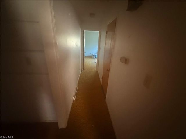 9885 Moore Farm Drive, Kernersville, NC 27284