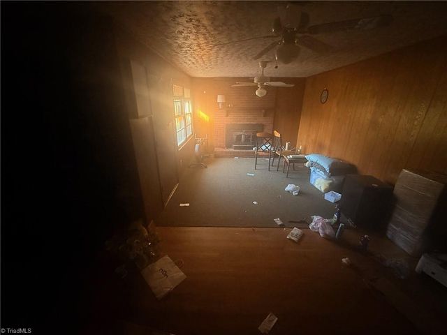 9885 Moore Farm Drive, Kernersville, NC 27284