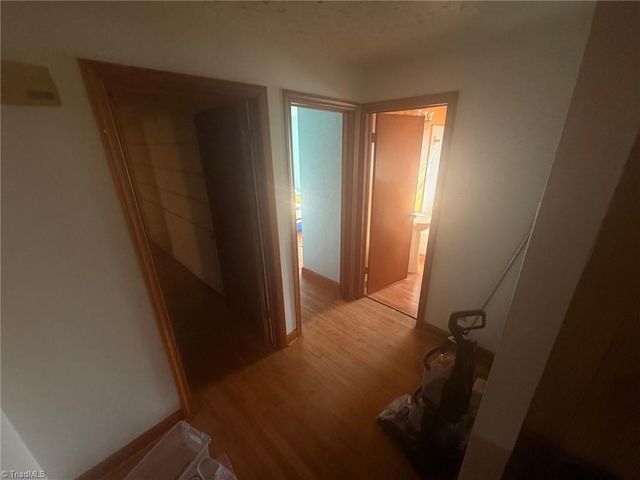 9885 Moore Farm Drive, Kernersville, NC 27284