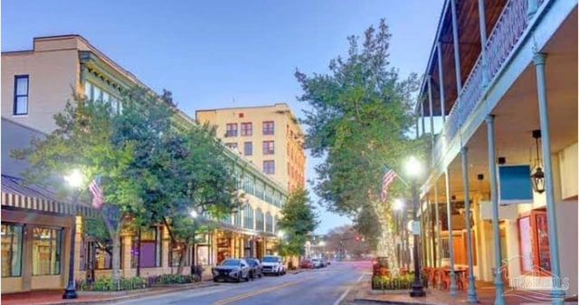 801 N 57th Ave, Pensacola, FL 32506