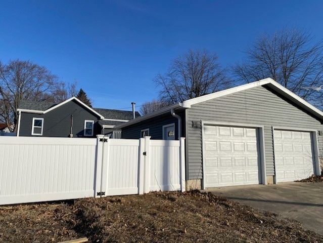 109 W Iowa Street, Spring Valley, IL 61362