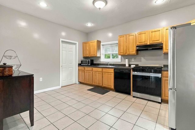 51 N Manchester, Brockton, MA 02302