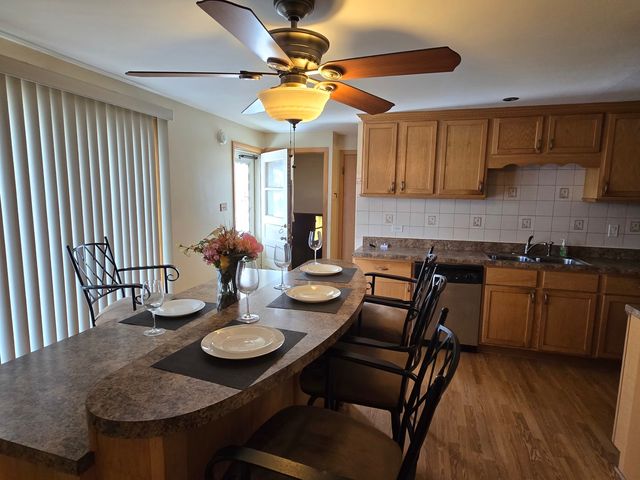 15354 Dobson Avenue, South Holland, IL 60473