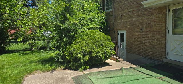 15354 Dobson Avenue, South Holland, IL 60473