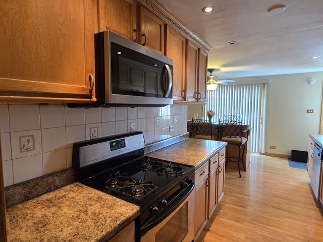 15354 Dobson Avenue, South Holland, IL 60473