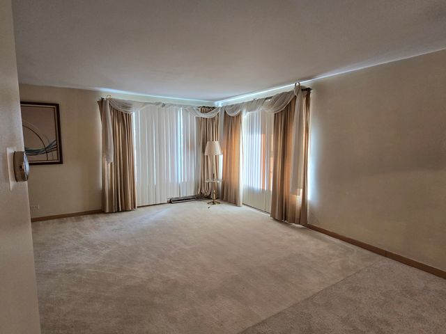 15354 Dobson Avenue, South Holland, IL 60473