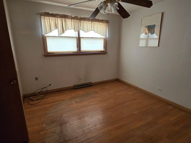 15354 Dobson Avenue, South Holland, IL 60473