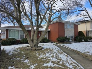 15354 Dobson Avenue, South Holland, IL 60473