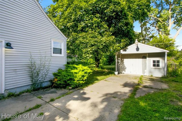 17318 Centralia, Redford, MI 48240