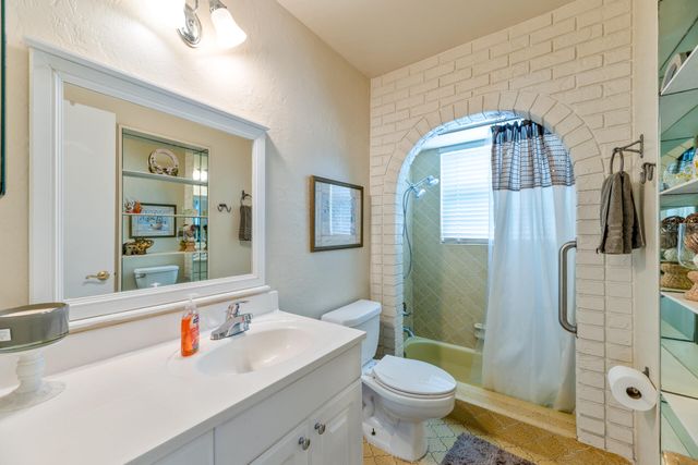 2705 SW 14th Court, Deerfield Beach, FL 33442