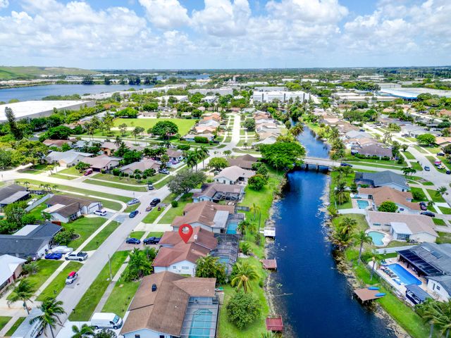 2705 SW 14th Court, Deerfield Beach, FL 33442