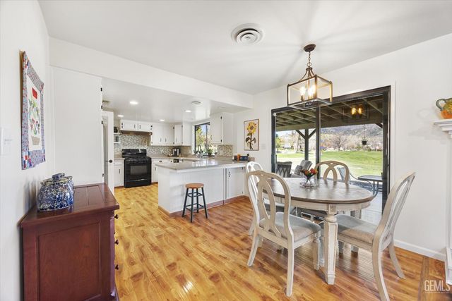 30001 Jamaica Dunes Drive, Tehachapi, CA 93561